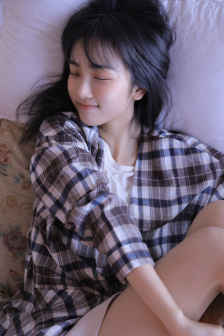 丰满双乳秘书被老板狂揉捏